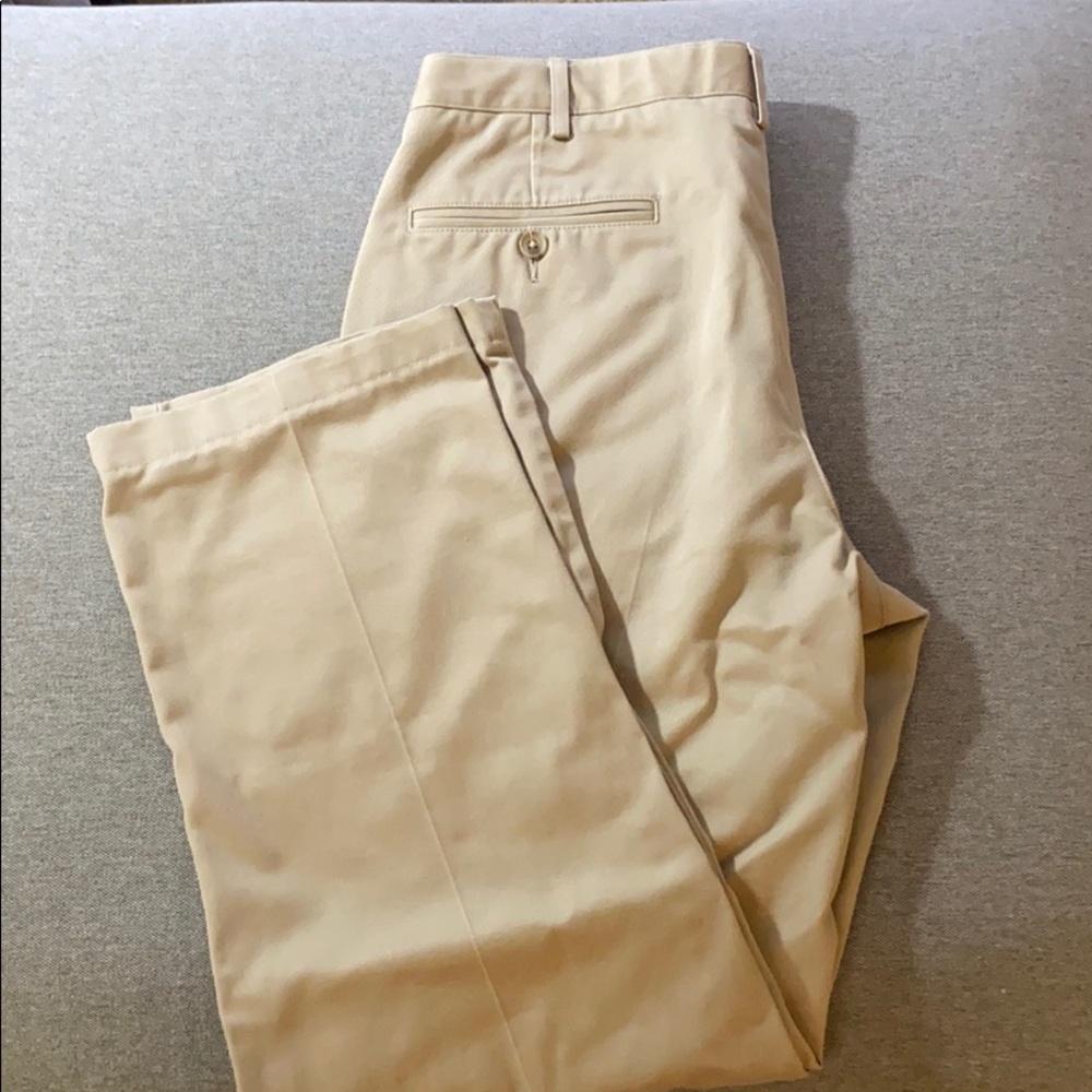 Men’s khaki pants